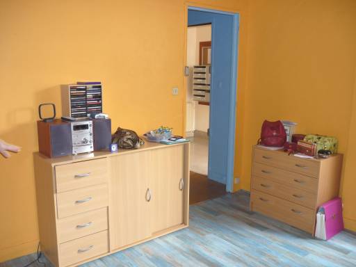 BEAU STUDIO MEUBLé 18 M2 MONTREUIL LIGNE 9