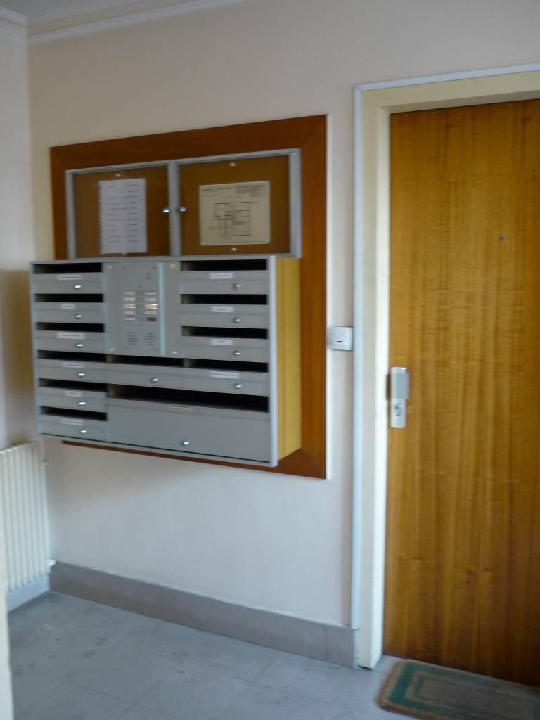 BEAU STUDIO MEUBLé 18 M2 MONTREUIL LIGNE 9