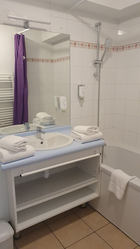 Part cède Studio à Divonne Les Bains