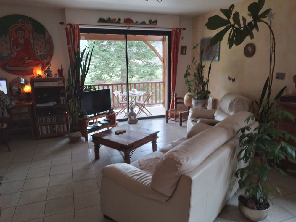 Maison familiale avec dépendances au calme