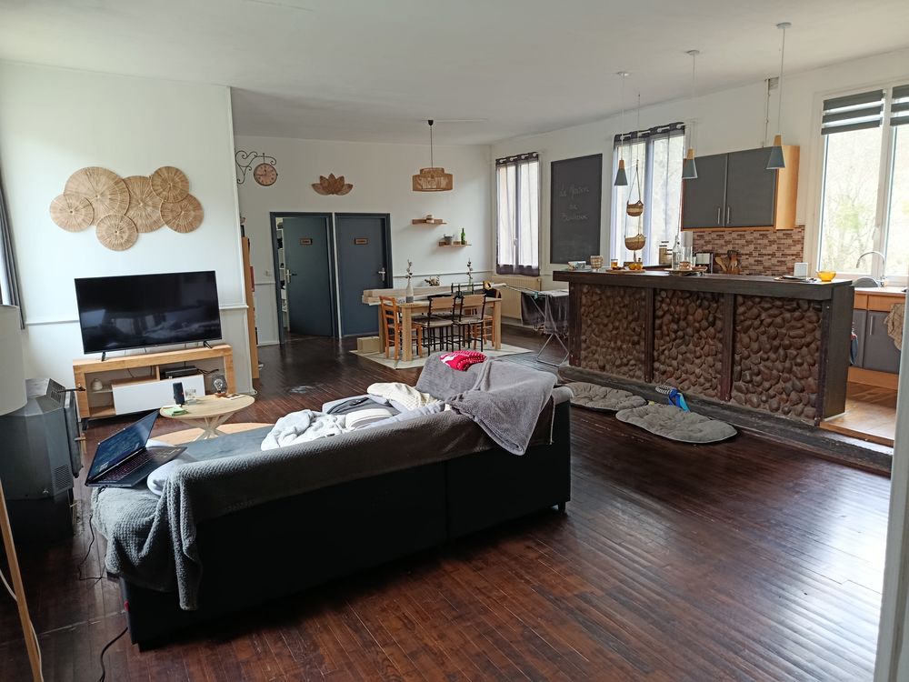maison au bord de l'Auvézére