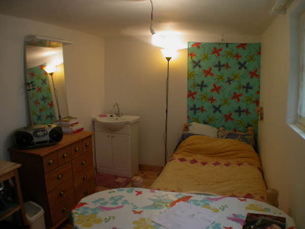 chambre MEUBLE chez l'habitant indépendante TCC + INTERNET