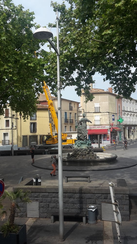 CENTRE VILLE MAGAZIN POSSIBILTE 3 ETAGE 180M2/MODIFICATION
