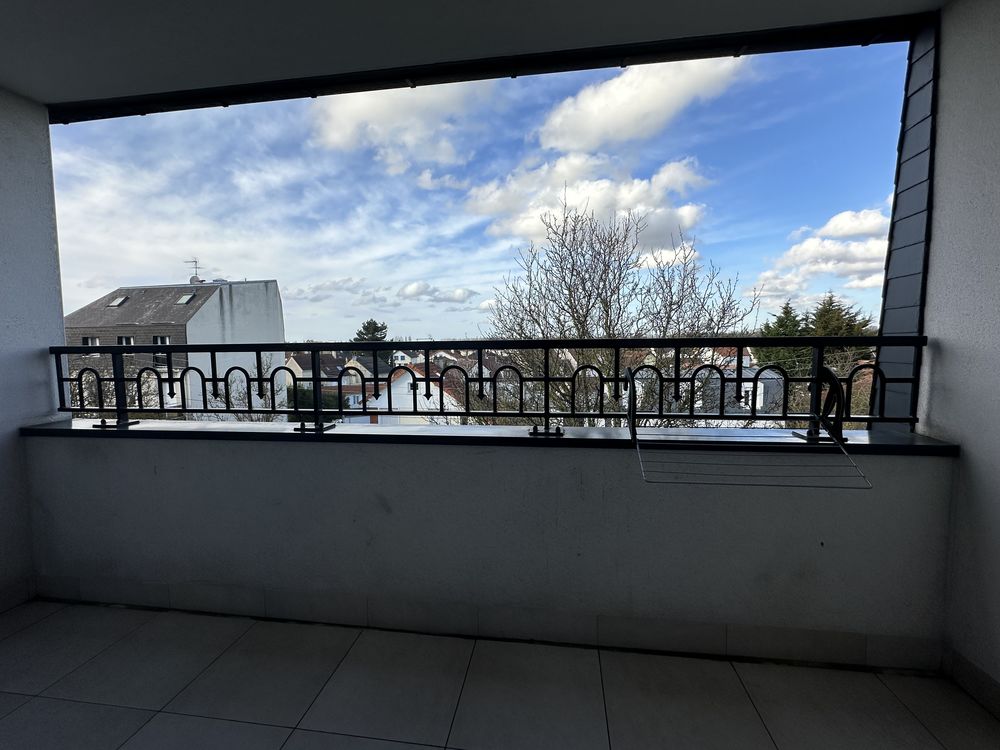 Beau studio avec grand balcon IDEAL ETUDIANT Libre le 23/10