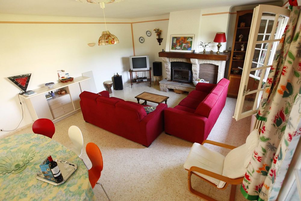 Maison familiale avec piscine et grand jardin