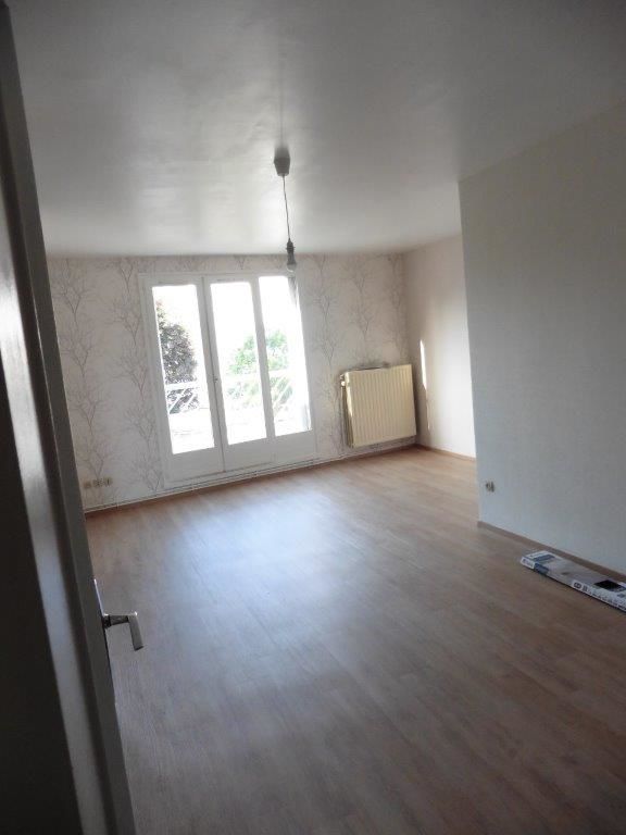 Lyon 8 - T4 85 m^2 meublé calme pour 3 étudiants.