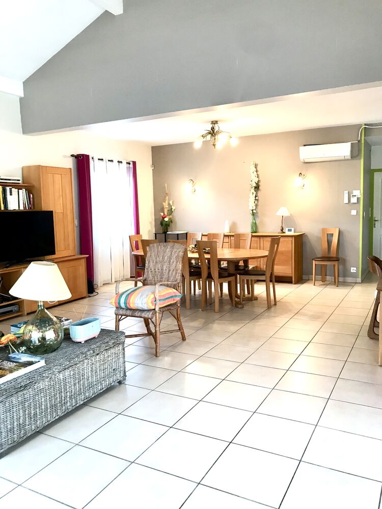 Villa Contemporaine -Excellent état / T5- avec Piscine