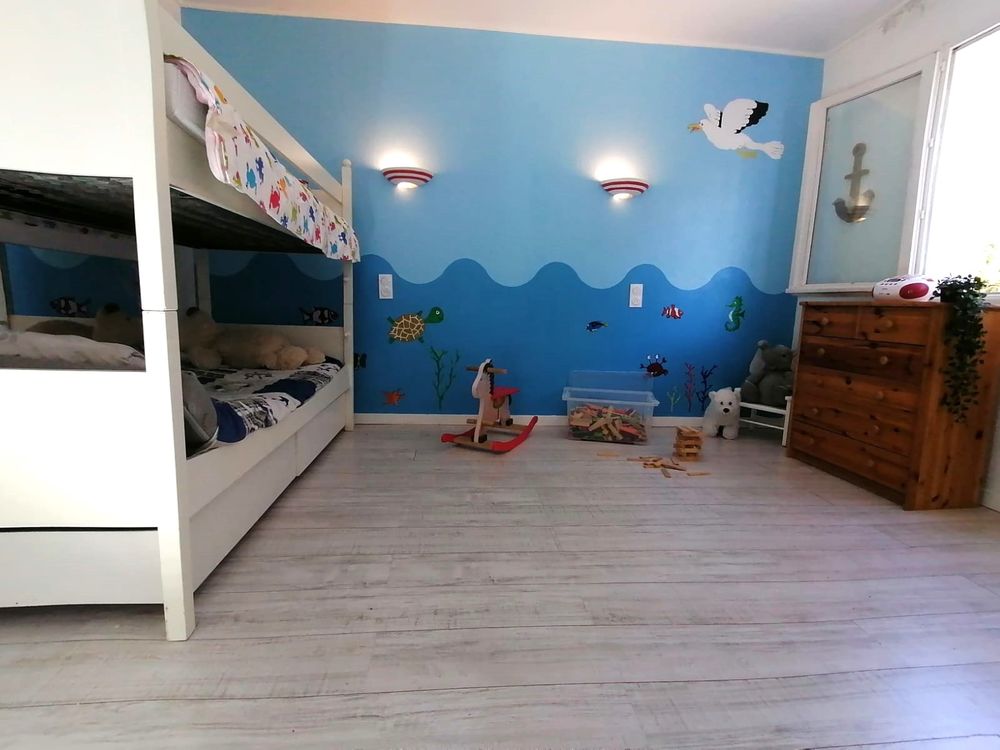 Villa avec piscine proche d'un supermarché à Laroque