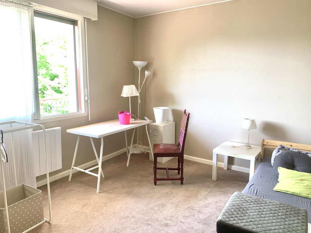 Chambre meublée, proche de la fac de Médecine Rockefeller
