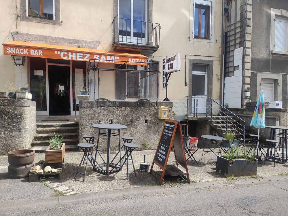 &Agrave; vendre : fonds de commerce - Restaurant traditionnel avec 55000 15190 Condat