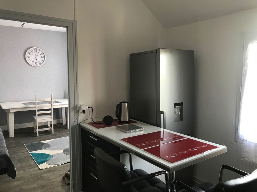 Troyes haut maison F2 meublé, chauffé, jardin, parking, PAC