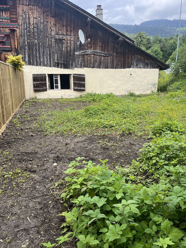 Corps de ferme mitoyen à réhabiliter entièrement