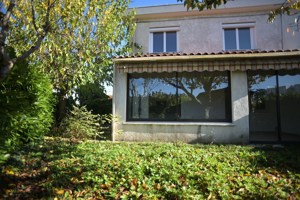 MAISON AVEC COMMERCE DE RAPPORT