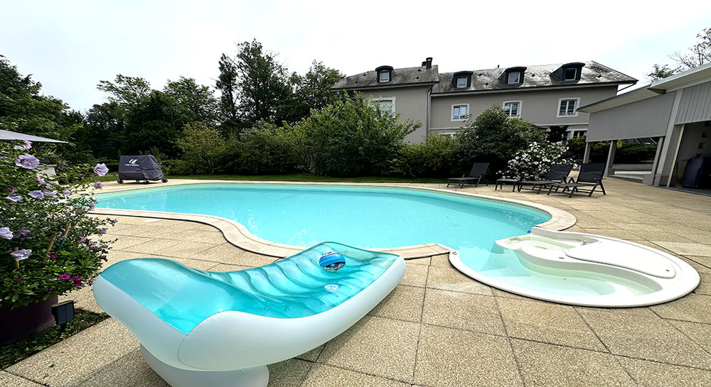 SENTHEIM (68) ?magnifique demeure de 17 p, avec piscine