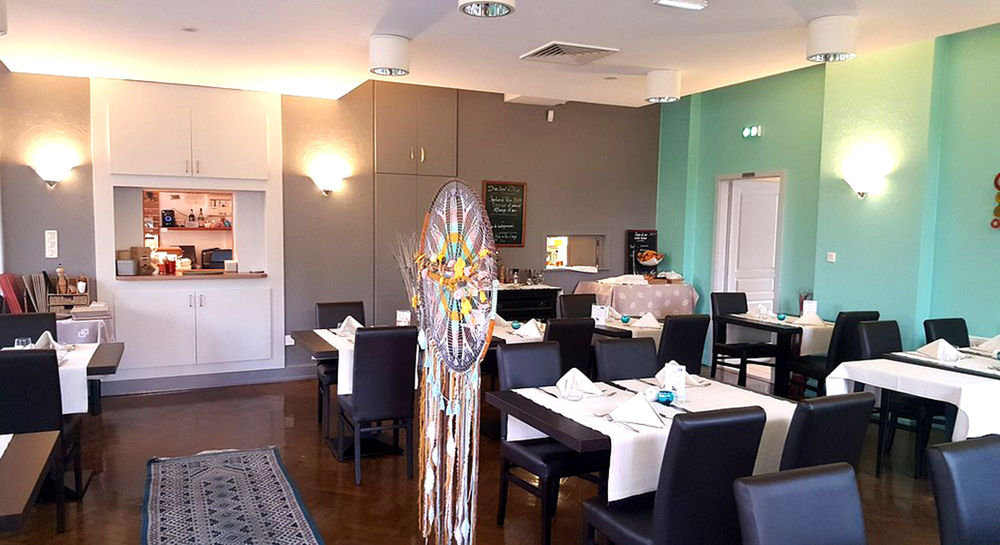 SENTHEIM (68) - hôtel / restaurant avec potentiel commercial