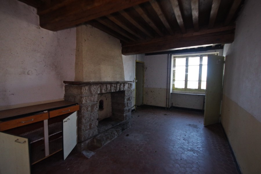 Proche Saulieu Maison ancienne à rénover totalement