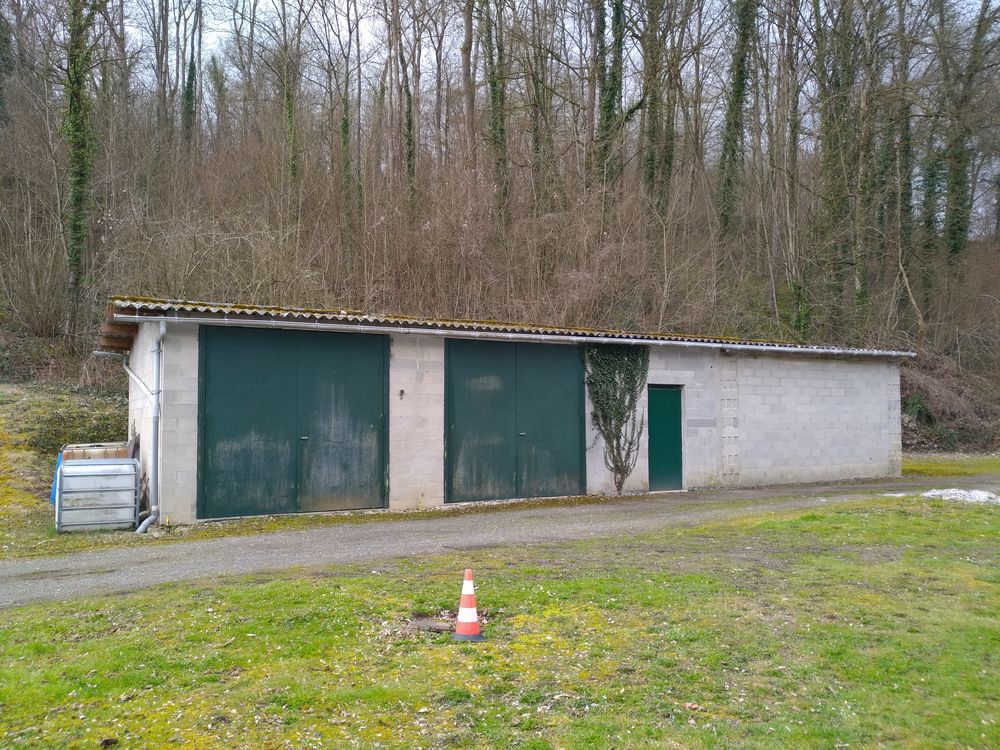 BOX DE STOCKAGE ACCESSIBLE AUX UTILITAIRES