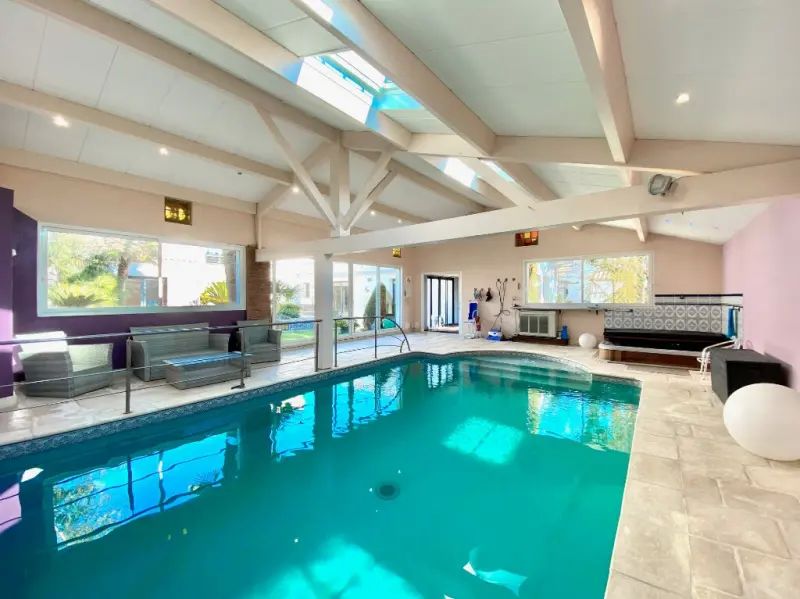 Maison luxueuse et calme en coeur de ville avec piscine