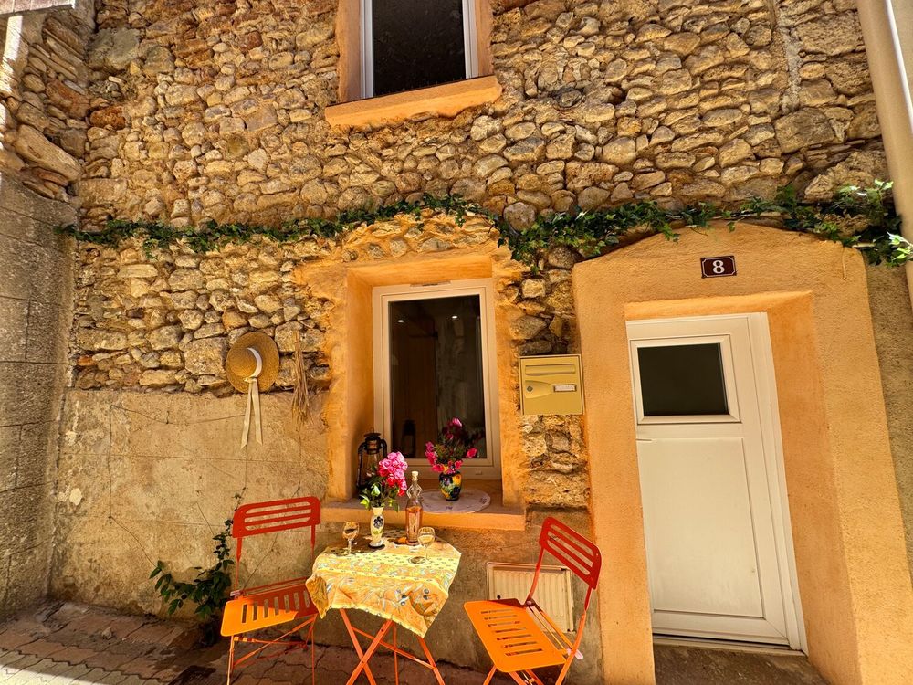 Magnifique petite maison de village en pierre