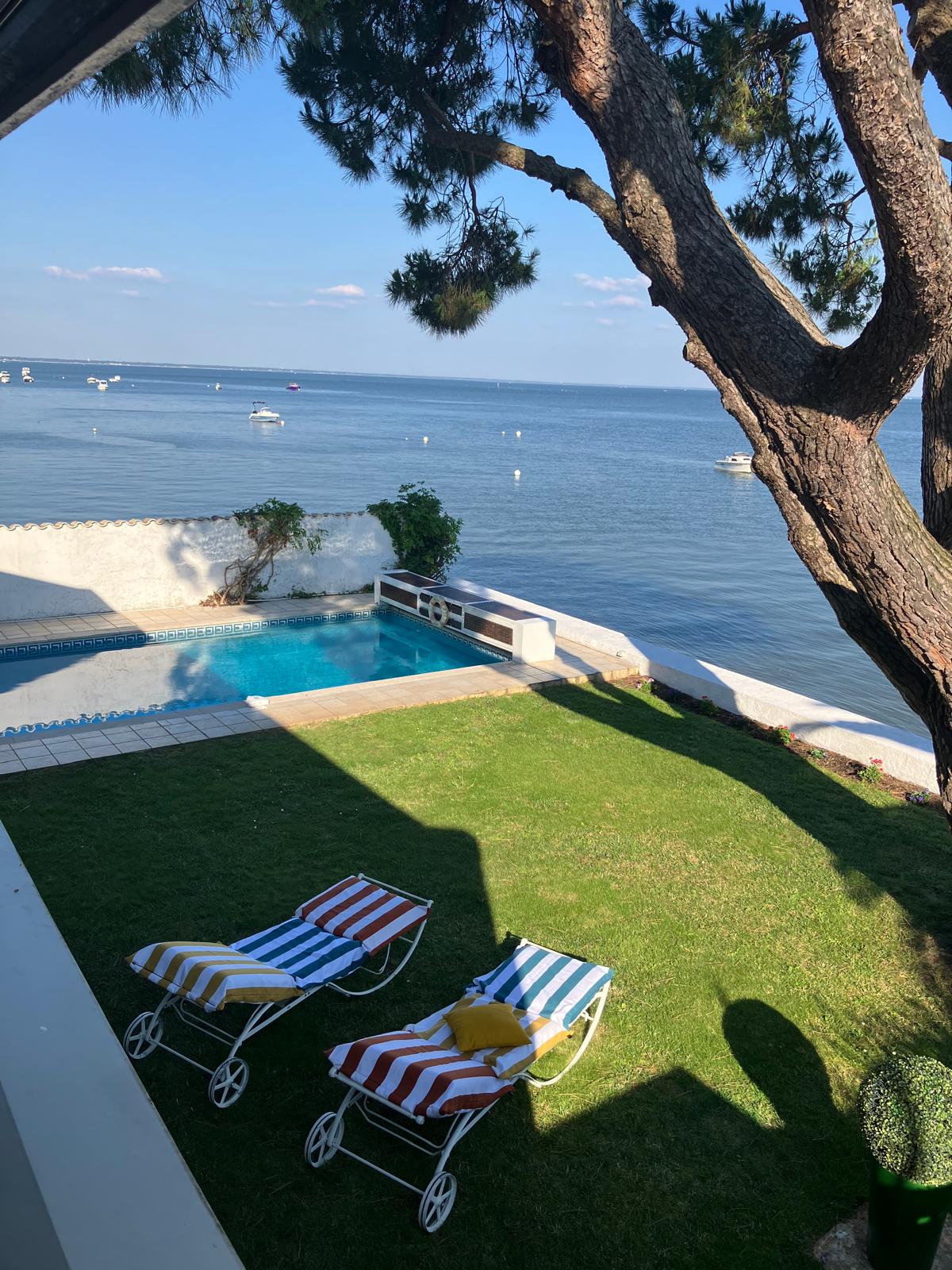 EXCEPTONNEL , splendide villa en première ligne