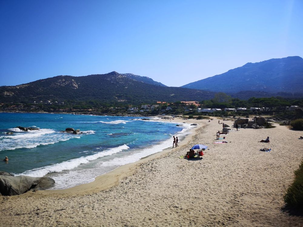 T2 VUE 42M2 TERRASSE 17M2 JARDIN PARKING A 100 M DES PLAGES