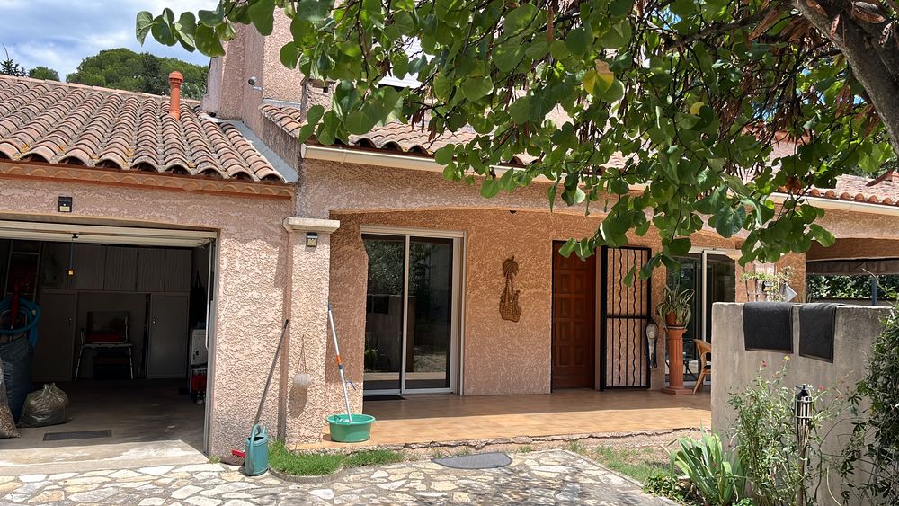 Jolie villa provençale 130m2 avec piscine et terrain 702 m2