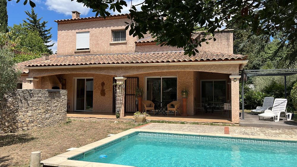 Jolie villa provençale 130m2 avec piscine et terrain 702 m2