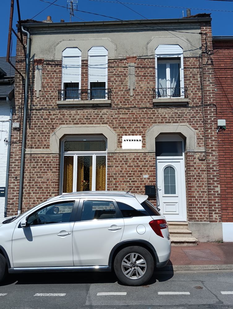 maison 6 pièces cour, jardin dans rue calme à CAUDRY 59540