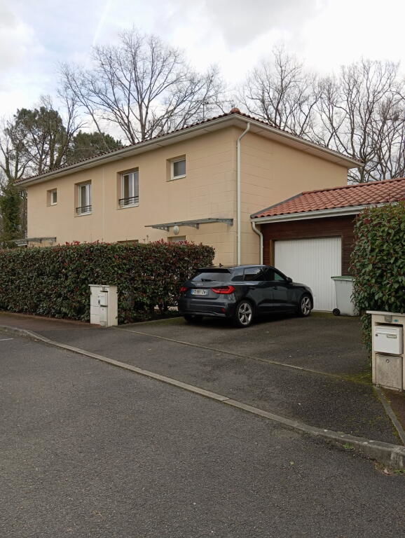 Maison T4 avec JARDIN 358 M2
