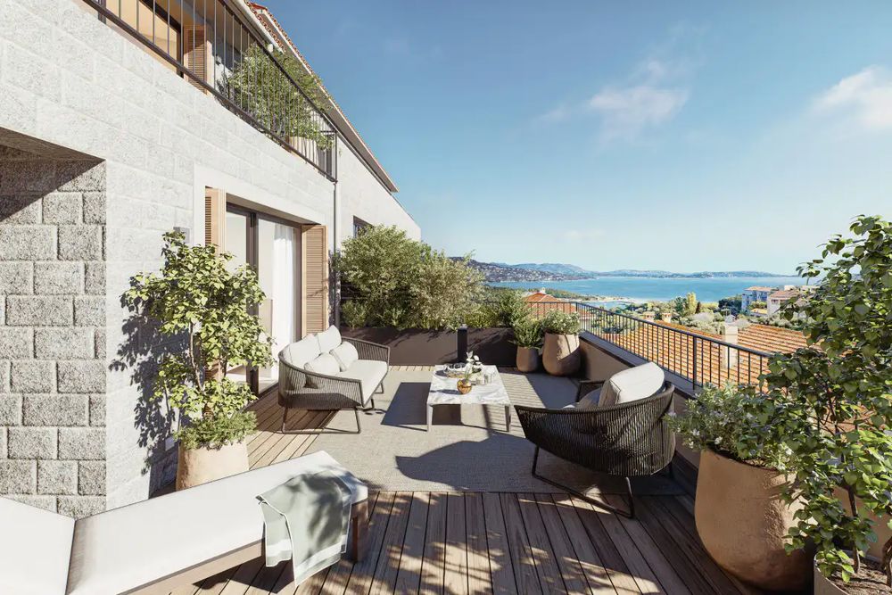 APPARTEMENT 3 PIECES 89M2, LOGGIA, BALCON, PARKING, CAVE.