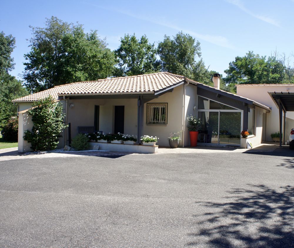 Belle maison contemporaine avec piscine