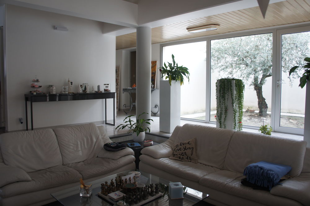 Belle maison contemporaine avec piscine
