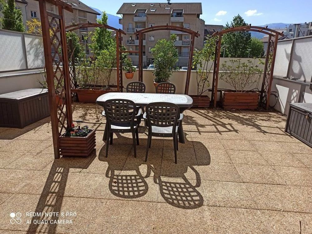 grand T4 de 89 m²+très grande terrasse proche centre Neyrpic