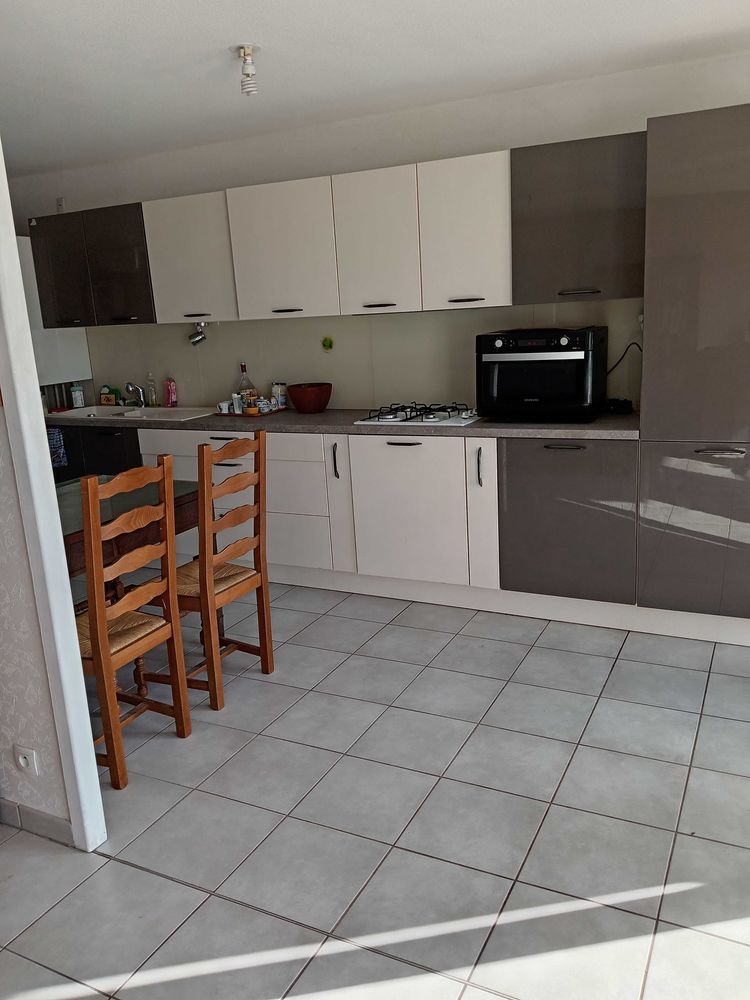 grand T4 de 89 m²+très grande terrasse proche centre Neyrpic