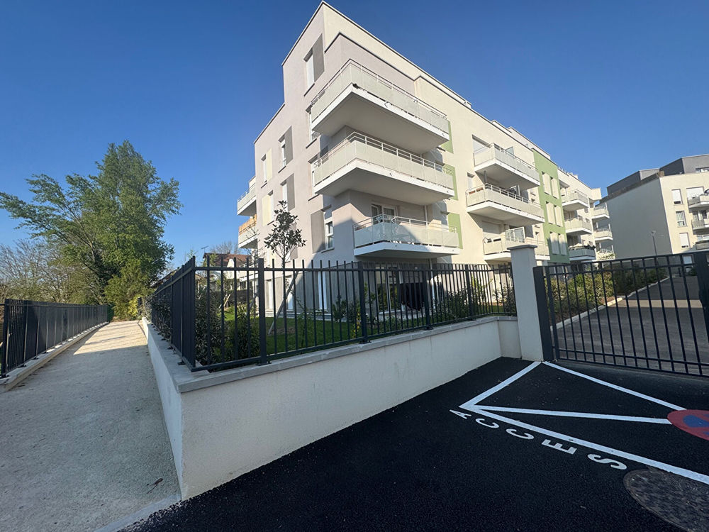 Appartement T3 récent avec balcon + parking Villiers-le-Bel