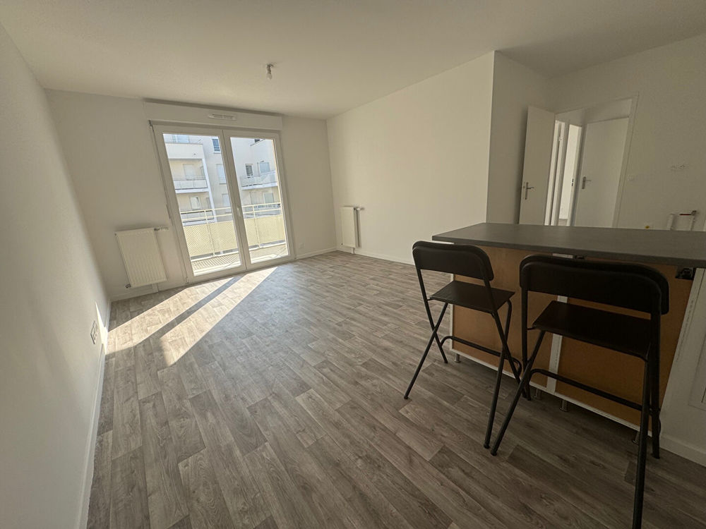 Appartement T3 récent avec balcon + parking Villiers-le-Bel