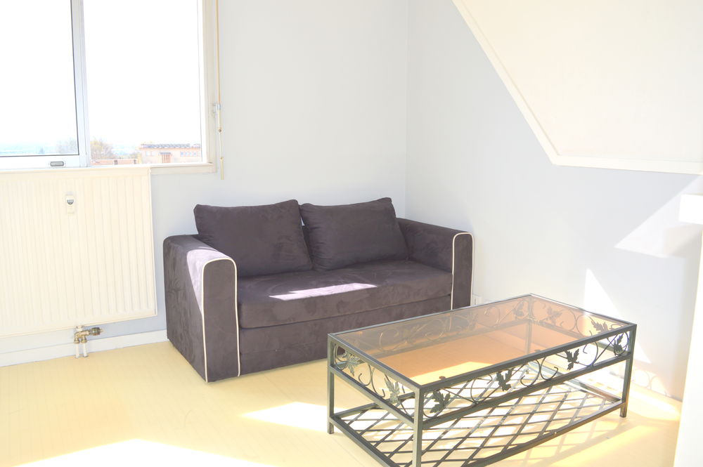 STUDIO MEUBLE AVEC PARKING PRIVE