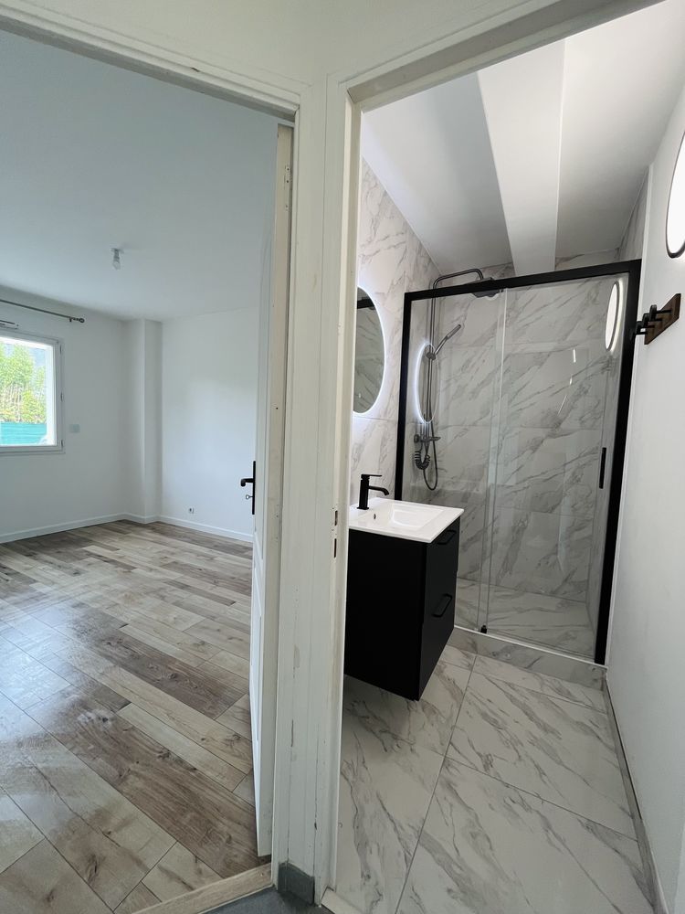 - Maison rénovée, 4 chambres PETIT MARS (44390)