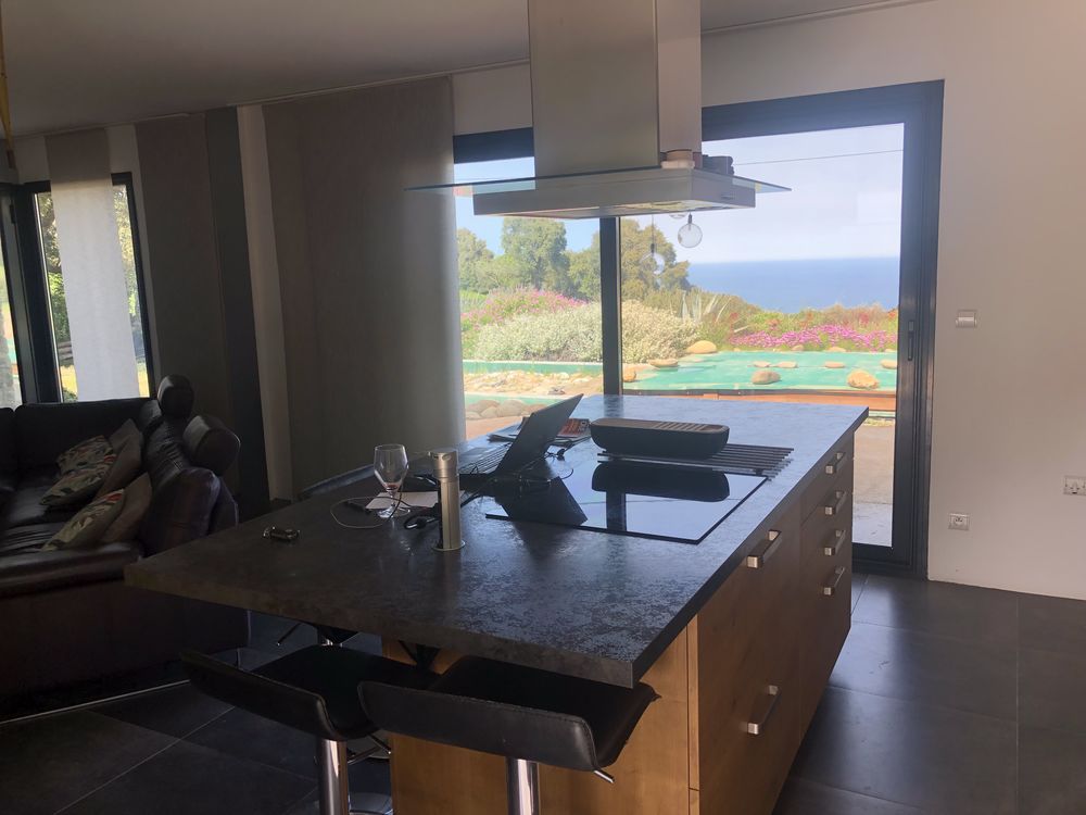 villa contemporaine entre mer et montagne
