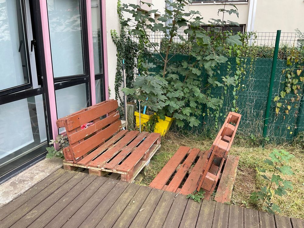 DEUX PIÈCES LUMINEUX AVEC JARDIN PRIVATIF ET TERRASSE