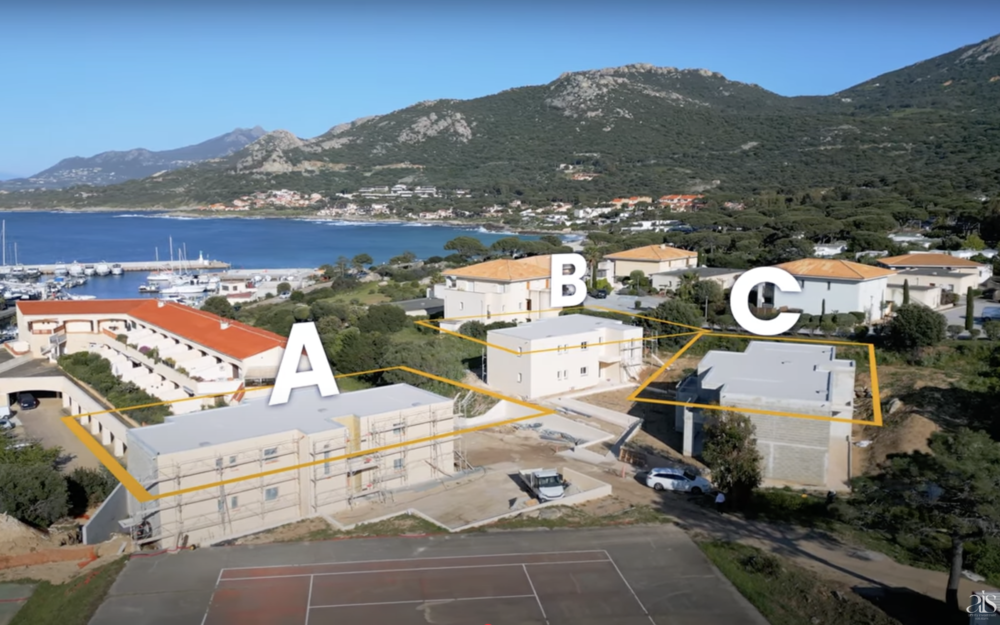 T2 42M2 TERRASSE 17M2 VUE MER PARKING A 100 M DES PLAGES