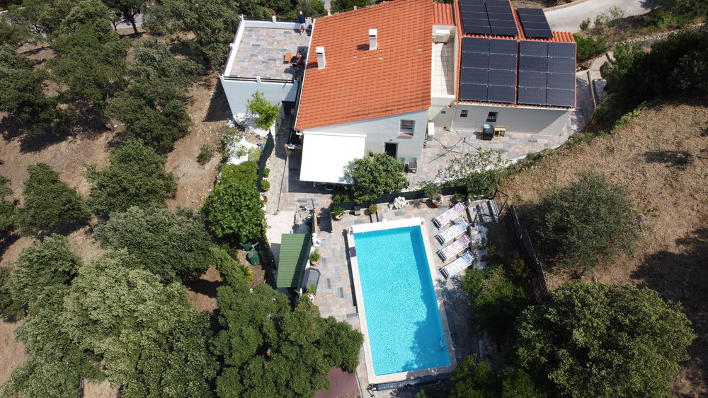 Prop. 4 hect. en 3 parcelles: 1villa+1 terrain viabil.+foret