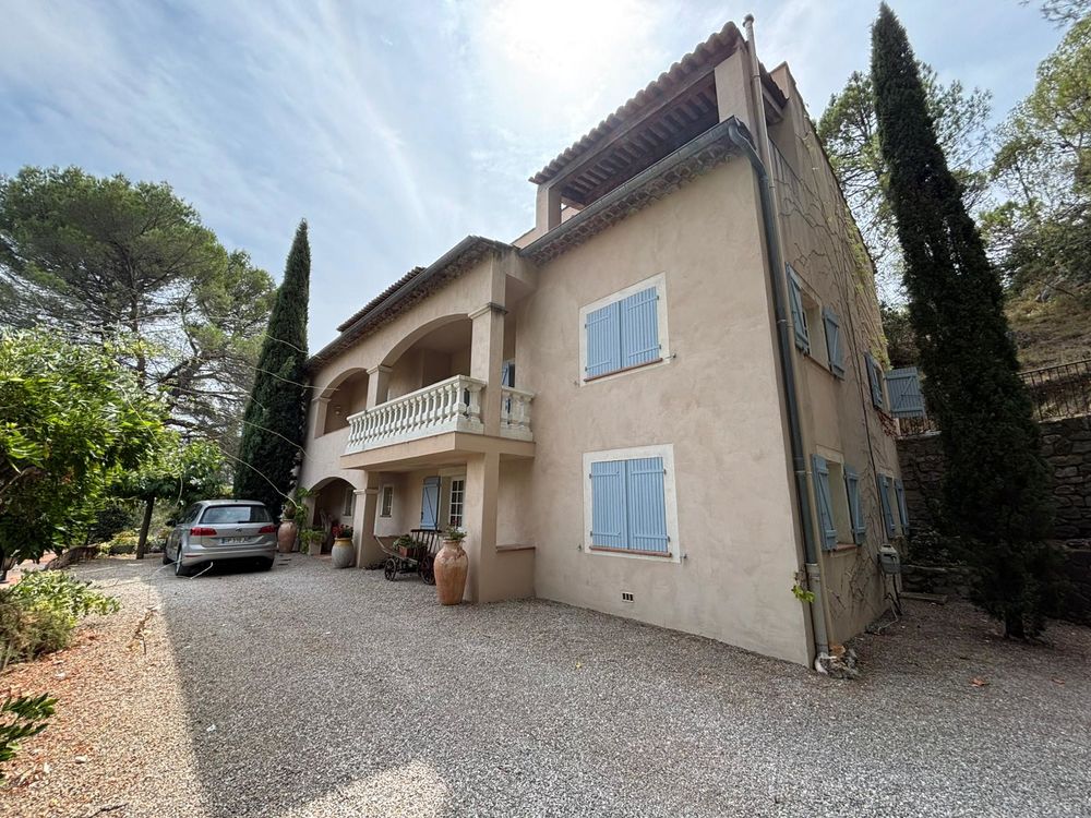 Propriété exceptionnelle avec 2 bastides sur 24 ha.