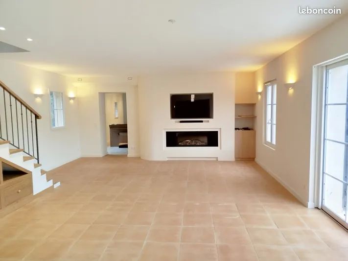 Superbe Villa neuve 200 m2 sur 1 ha campagne.