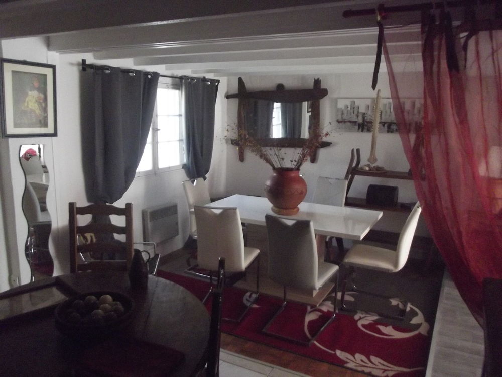 Maison F 5 ;3 chambres avec dépendance de 42 m2
