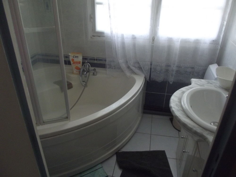 Maison F 5 ;3 chambres avec dépendance de 42 m2