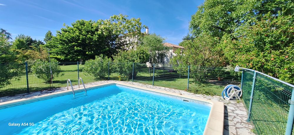 Maison d'architecte 190 m² avec piscine et terrain 2490 m2