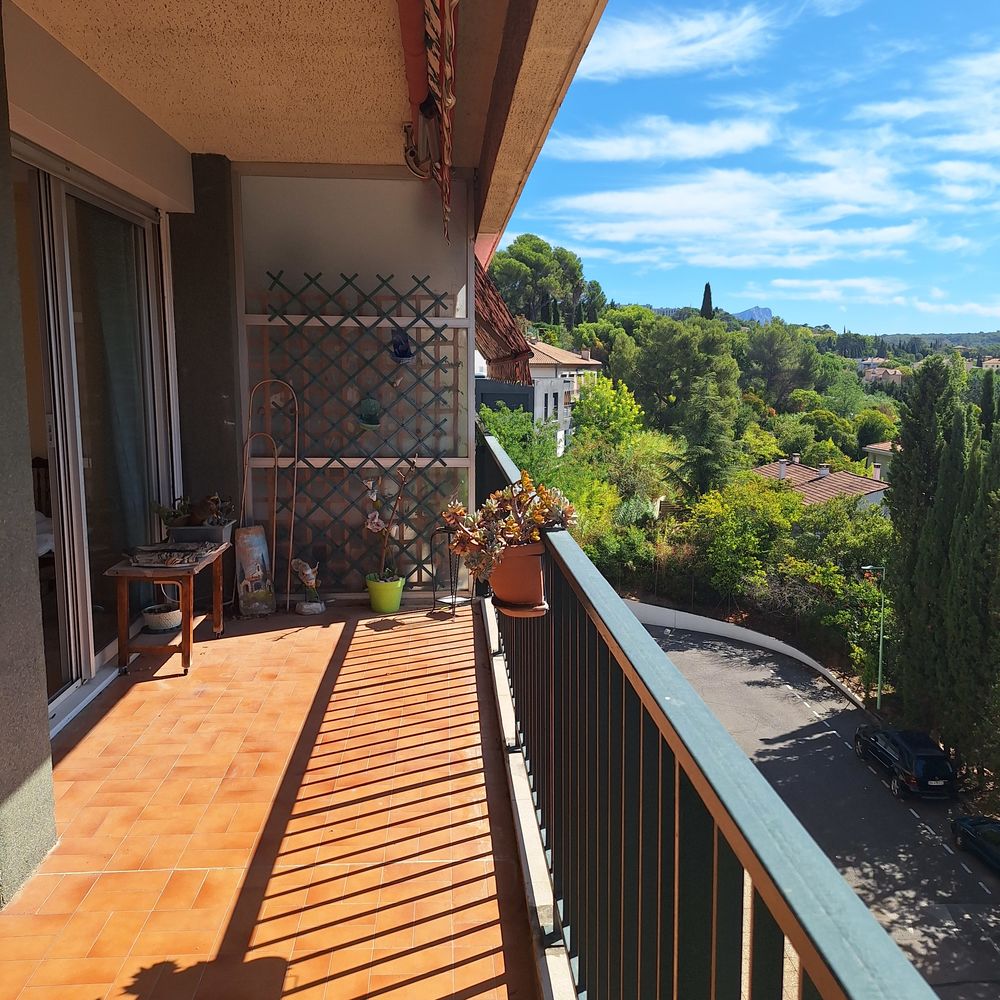 Bel appartement T4 Parc Mozart, terrasse, garage et cave.