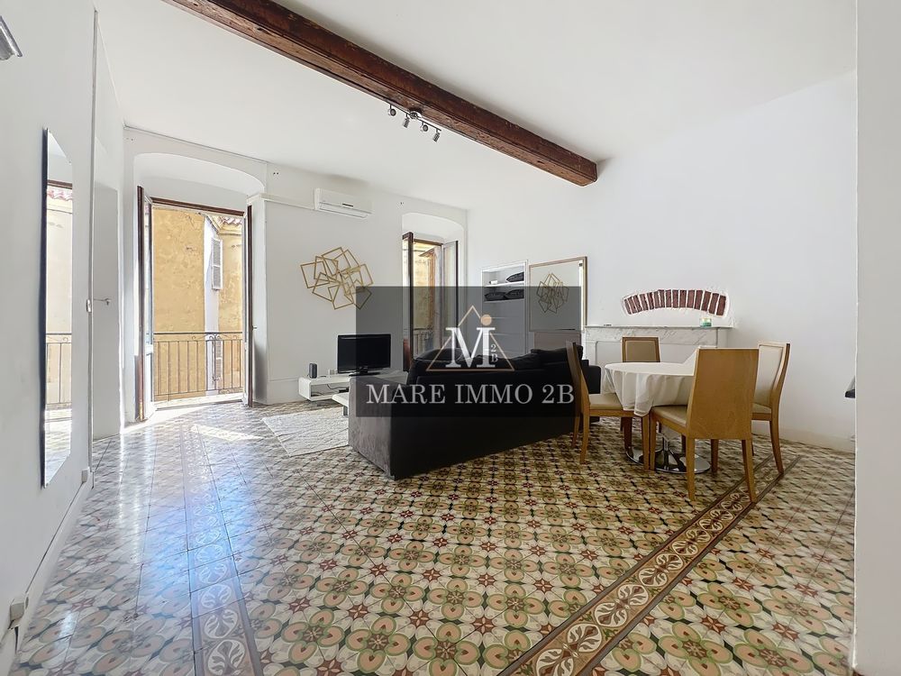 STUDIO AVEC BALCON EN CENTRE-VILLE