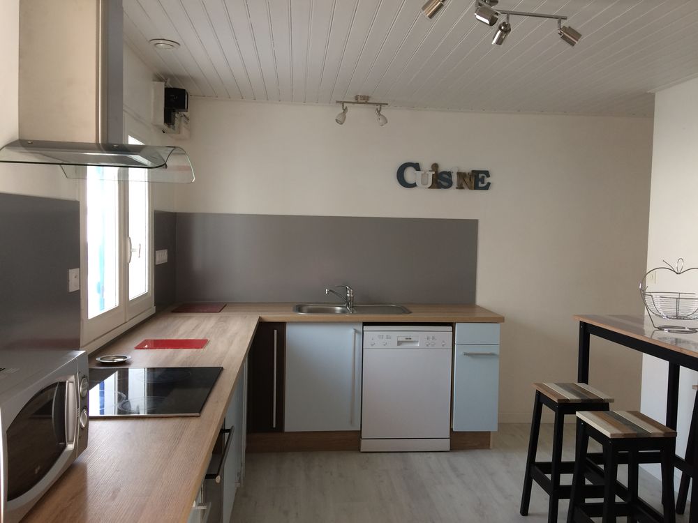 GRANDE MAISON AVEC PISCINE COUVERTE